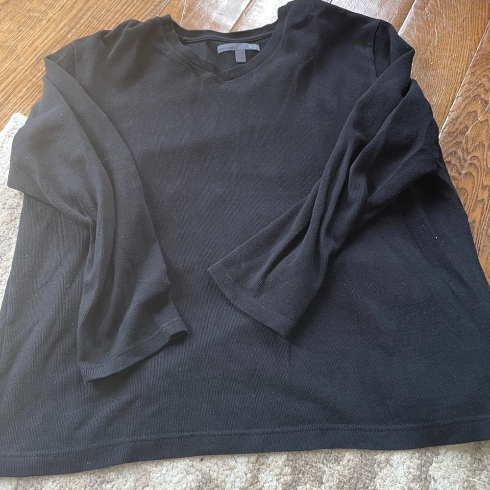 EUC Men’s V Neck Long Sleeve Shirt